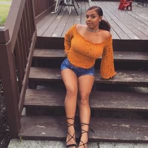 Meet your Posher, Isabel